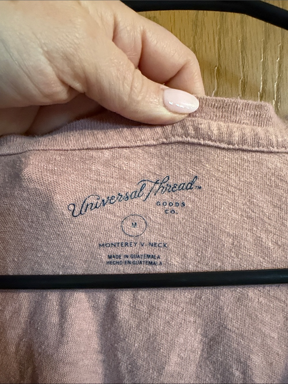 Universal Thread Women’s Monterey V-Neck Pocket Tees in Gray & Dusty Pink Medium - Picture 8 of 9
